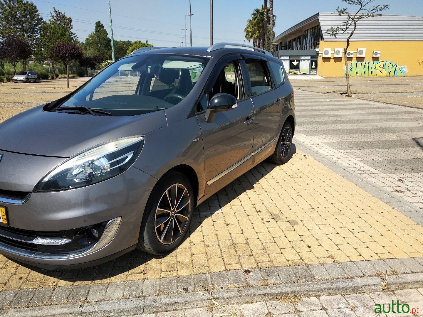 2012' Renault Grand Scenic photo #7