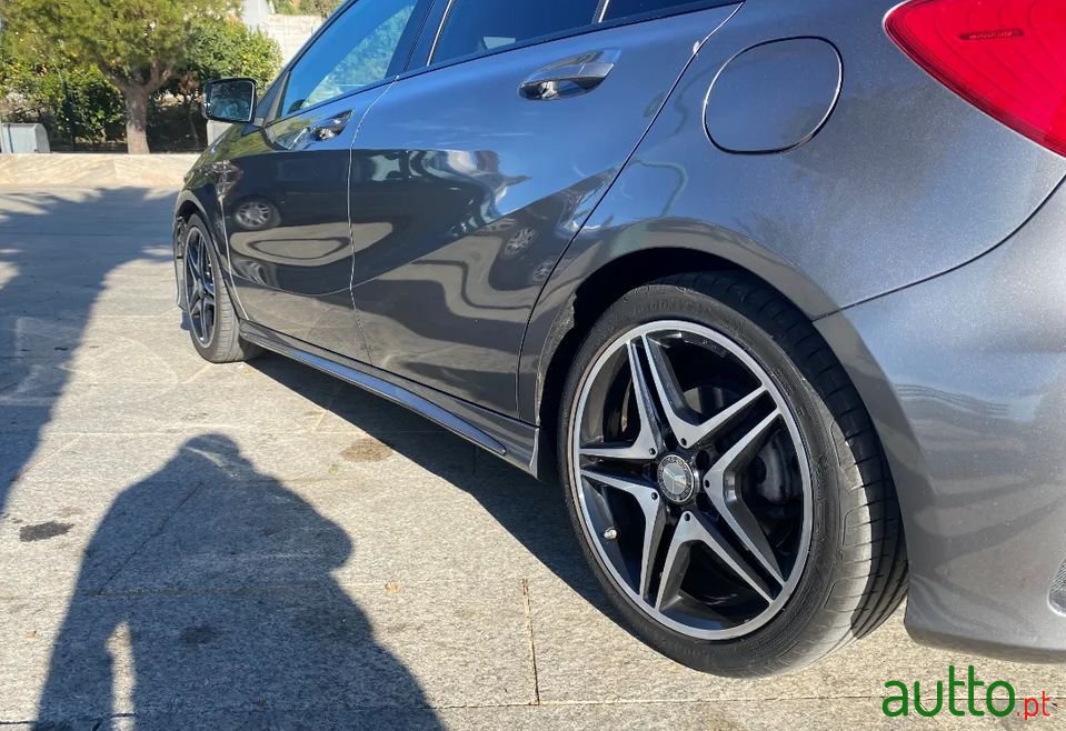 2015' Mercedes-Benz A-200 photo #3