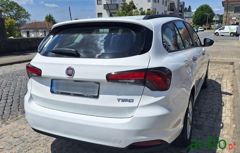 2018' Fiat Tipo Station Wagon photo #3