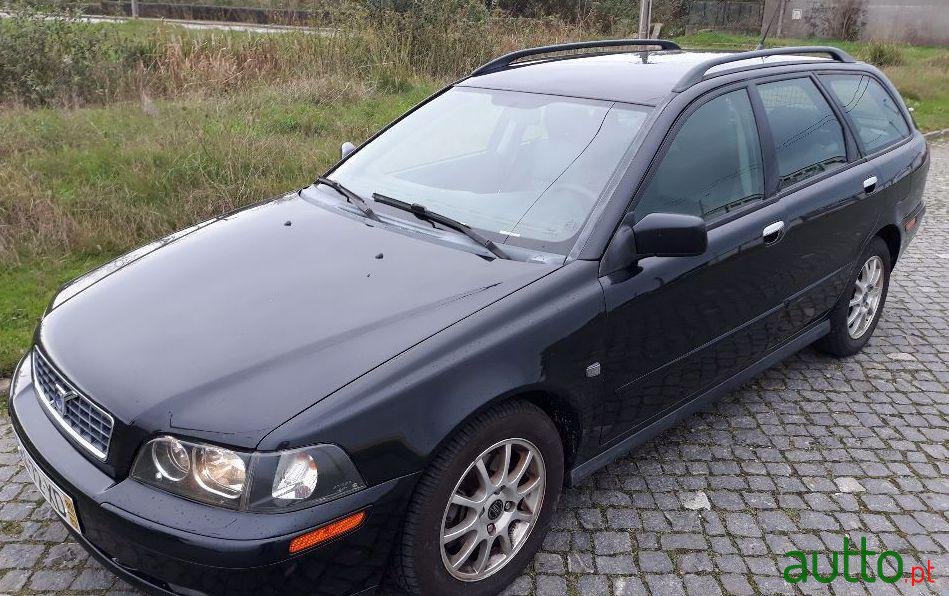 2004' Volvo V40 1.9 D Nacional photo #1