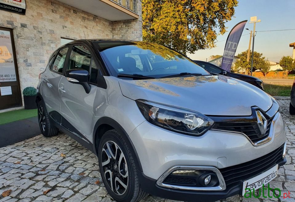 2015' Renault Captur photo #2