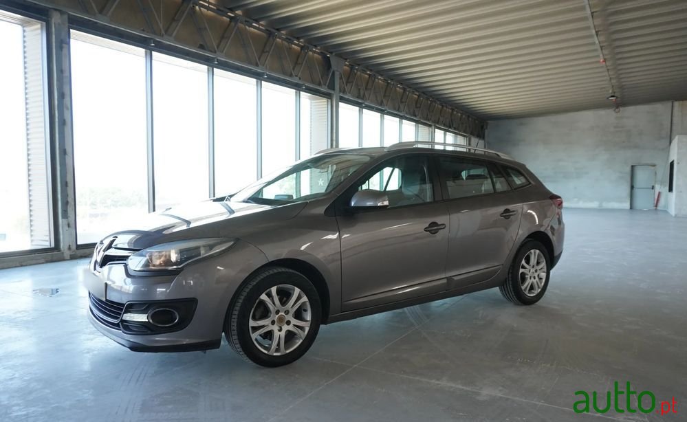 2014' Renault Megane photo #2