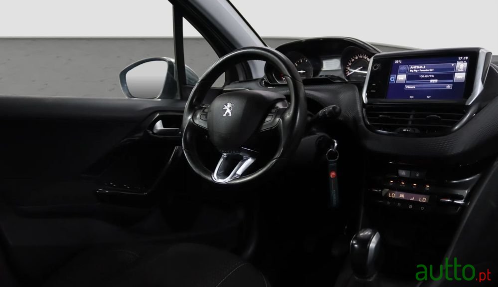 2018' Peugeot 208 photo #6