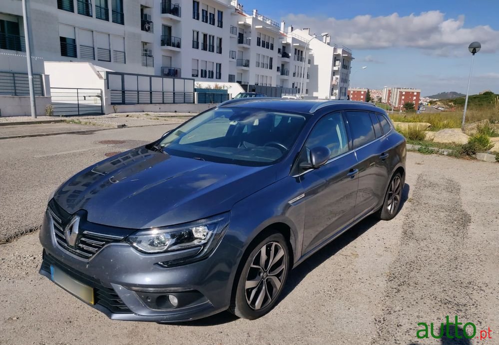 2016' Renault Megane Sport Tourer photo #3