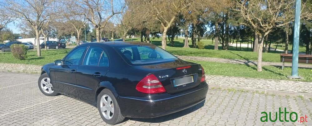 2005' Mercedes-Benz E 220 photo #4