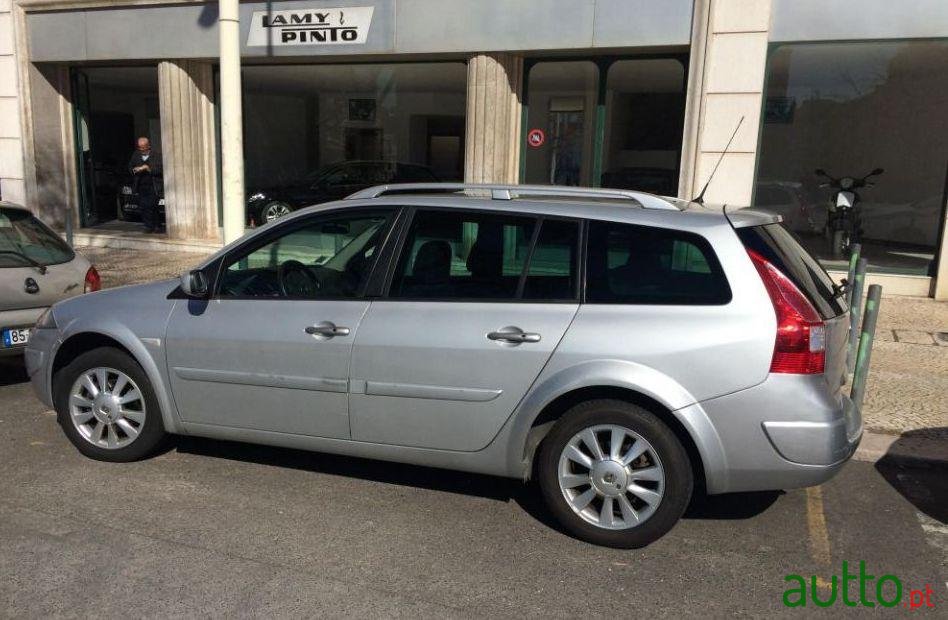 2007' Renault Megane Break photo #2