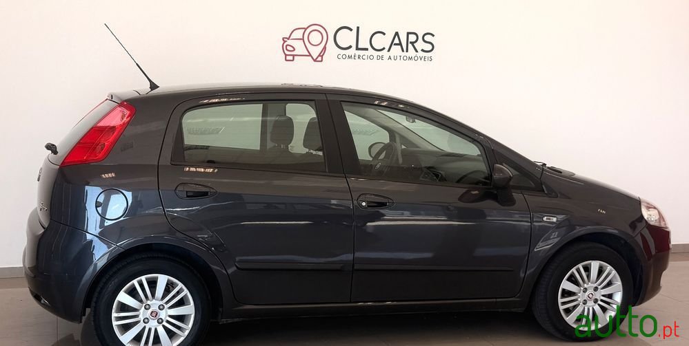 2009' Fiat Grande Punto photo #4