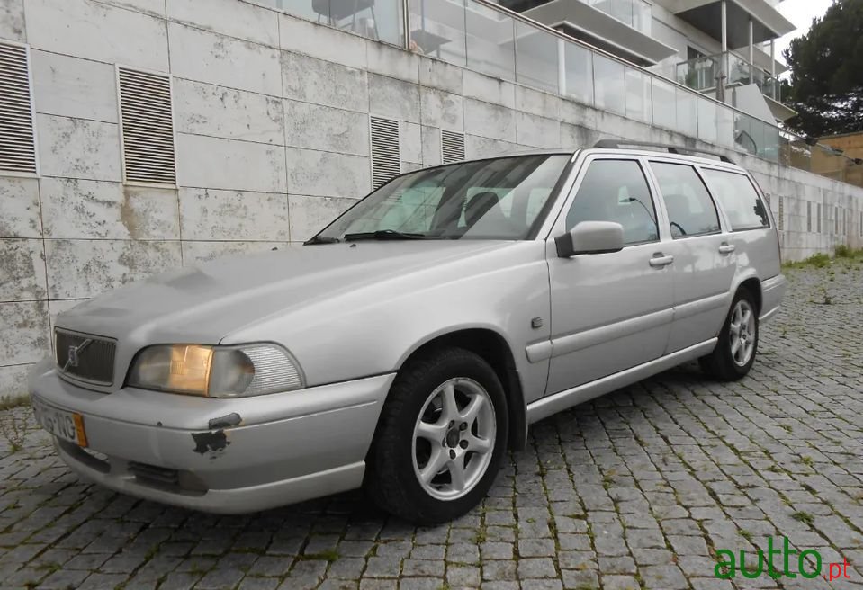 1999' Volvo V70 photo #2