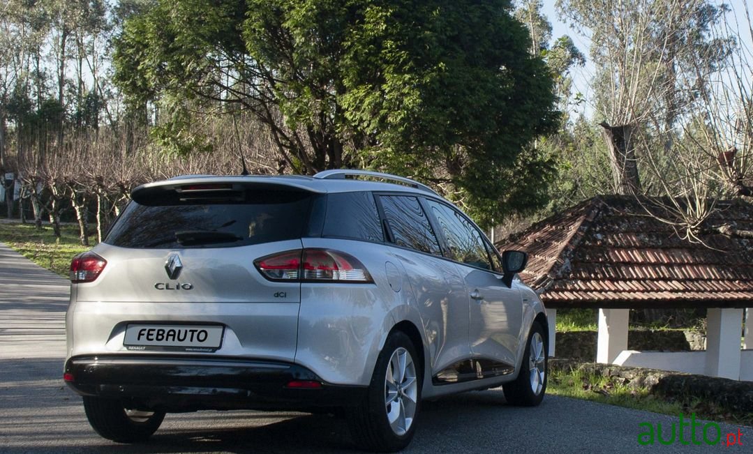 2016' Renault Clio Sport Tourer photo #1