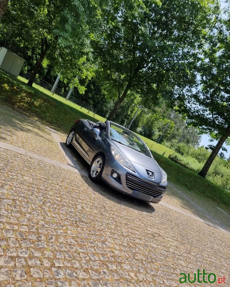 2010' Peugeot 207 photo #1