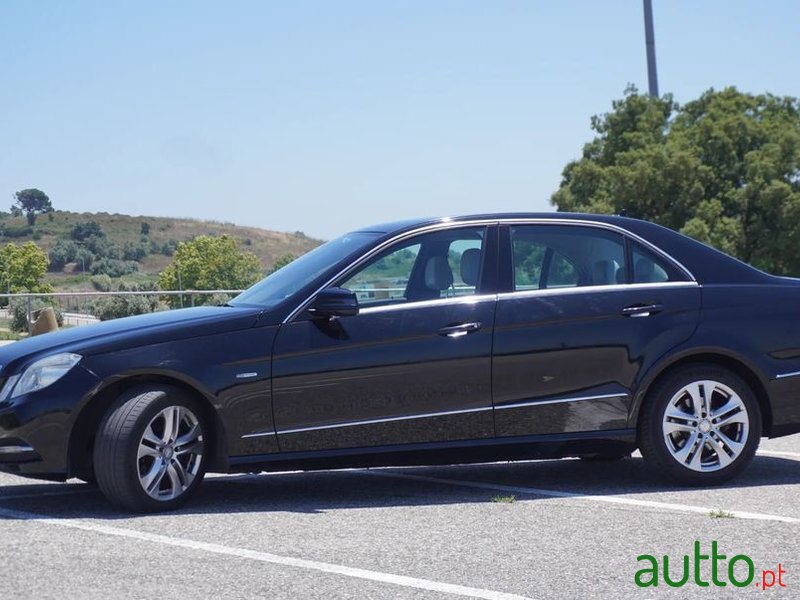 2010' Mercedes-Benz E 250 photo #3