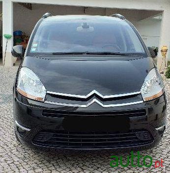 2007' Citroen C4 Picasso photo #2