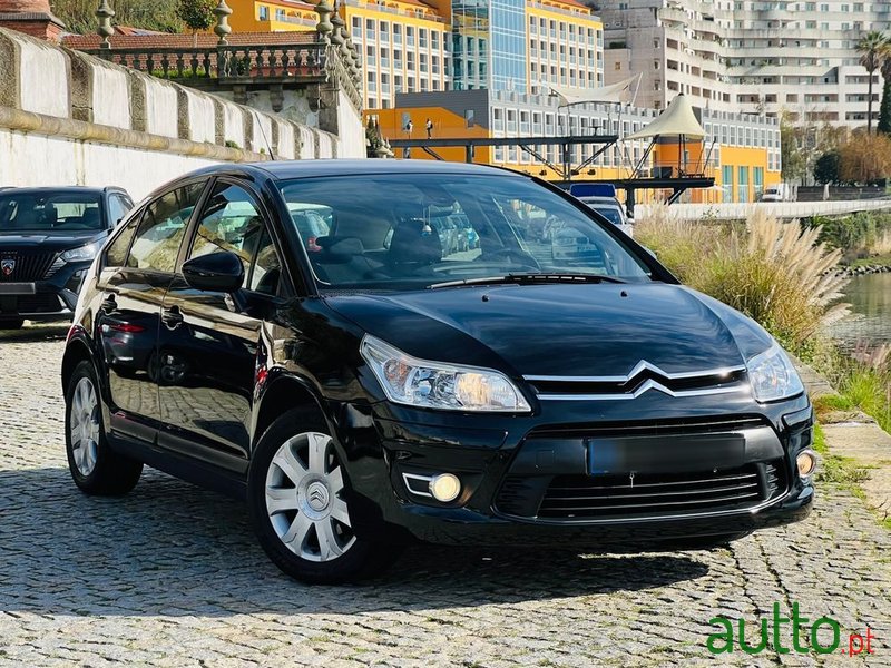 2010' Citroen C4 photo #2