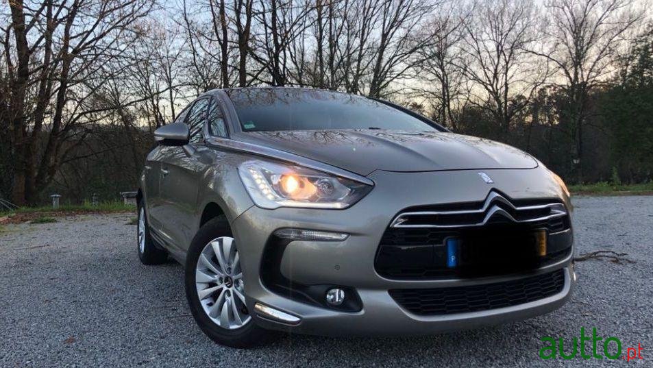 2014' Citroen DS5 photo #3