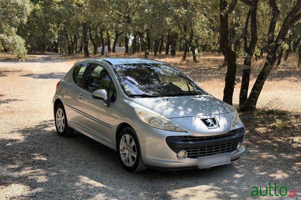 2009' Peugeot 207 1.6 Hdi Sport photo #1