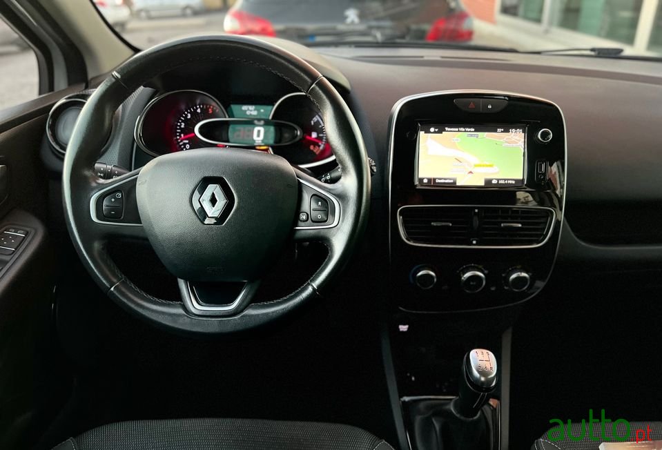 2017' Renault Clio photo #6