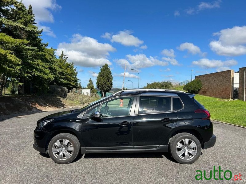 2018' Peugeot 2008 1.5 Bluehdi Style photo #4