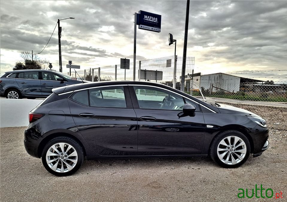 2016' Opel Astra photo #3