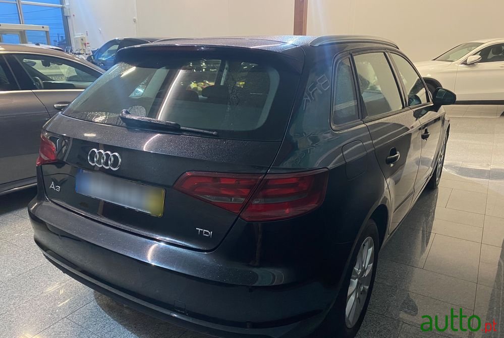 2013' Audi A3 Sportback photo #3