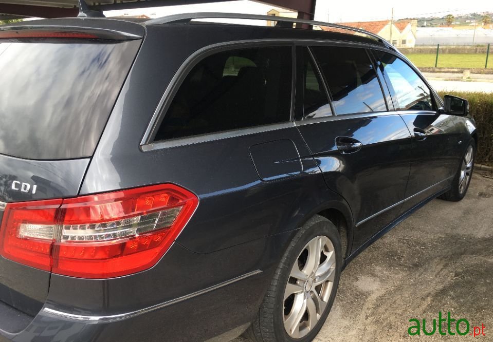 2012' Mercedes-Benz E-250 photo #1