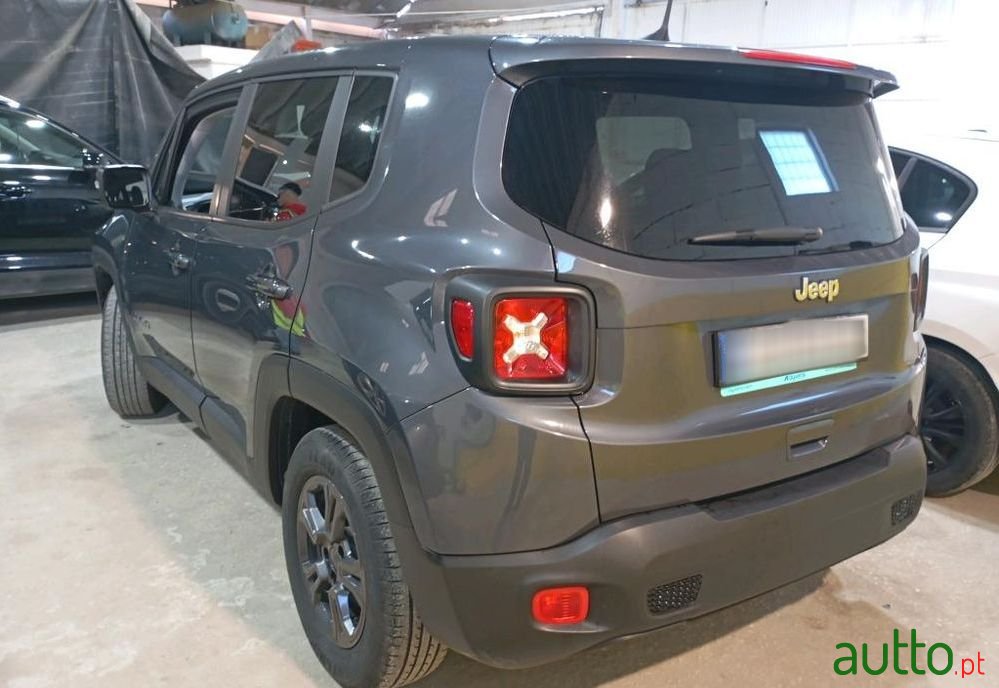 2022' Jeep Renegade photo #2