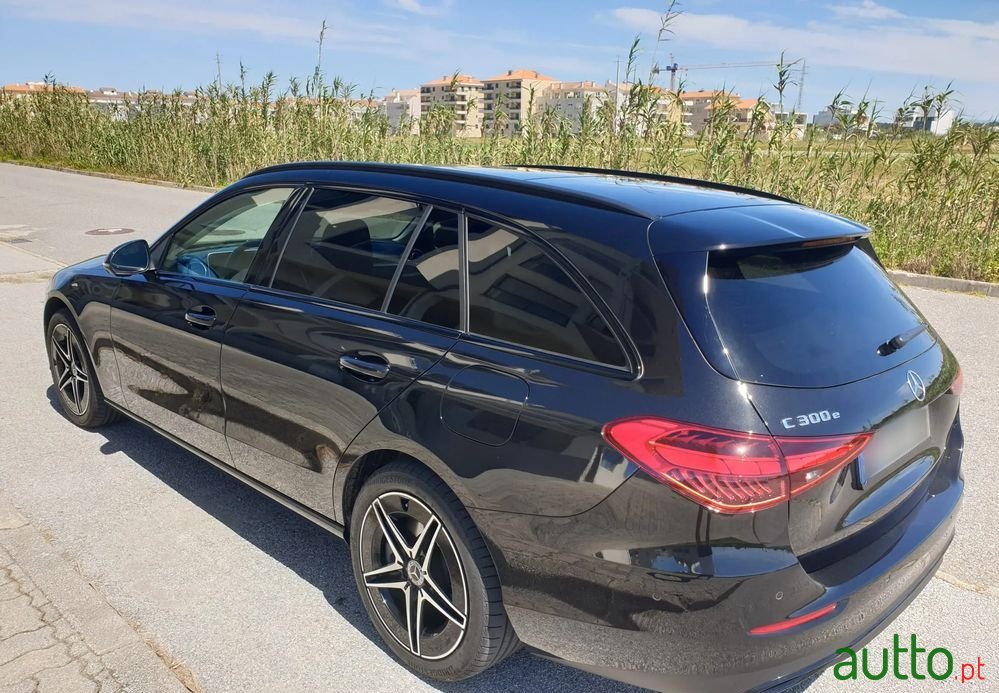 2022' Mercedes-Benz C 300 photo #3