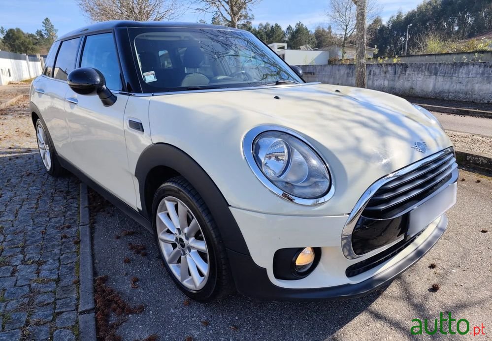 2018' MINI Clubman Cooper D photo #2