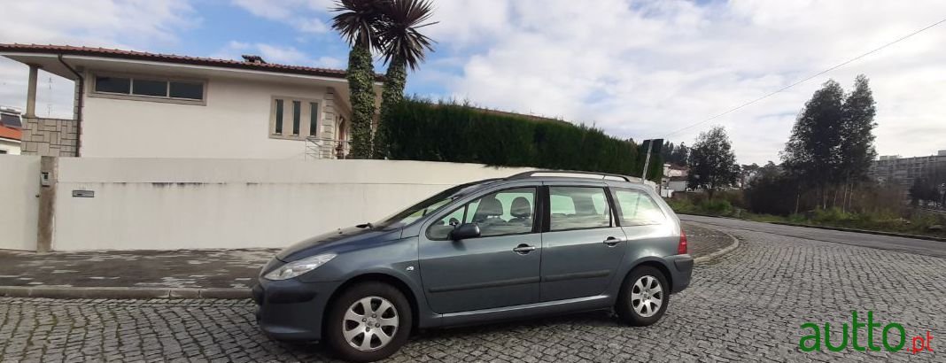 2007' Peugeot 407 Sw photo #2