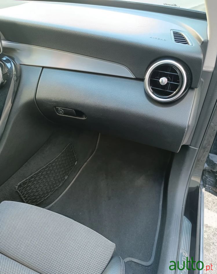 2020' Mercedes-Benz C 220 D photo #4