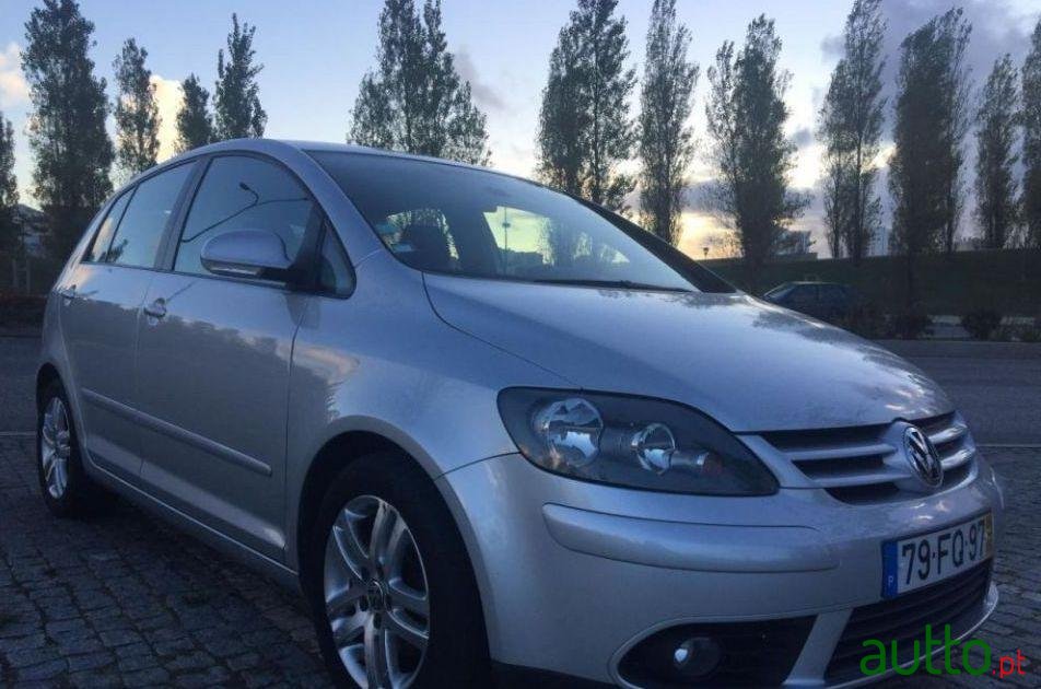 2008' Volkswagen Golf Plus photo #2