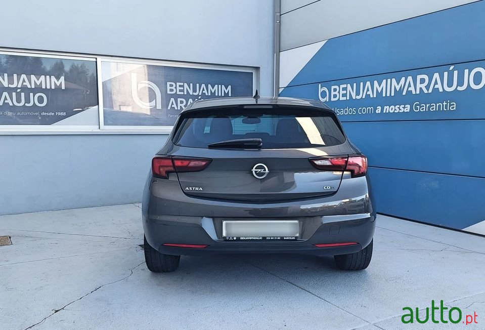 2016' Opel Astra photo #6