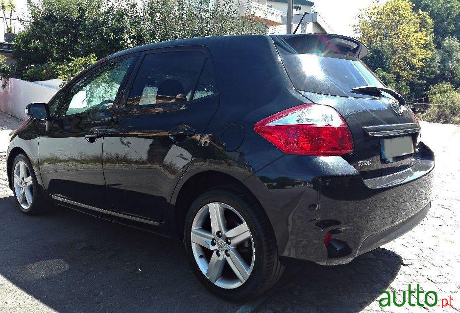 2010' Toyota Auris Pack Sport photo #2