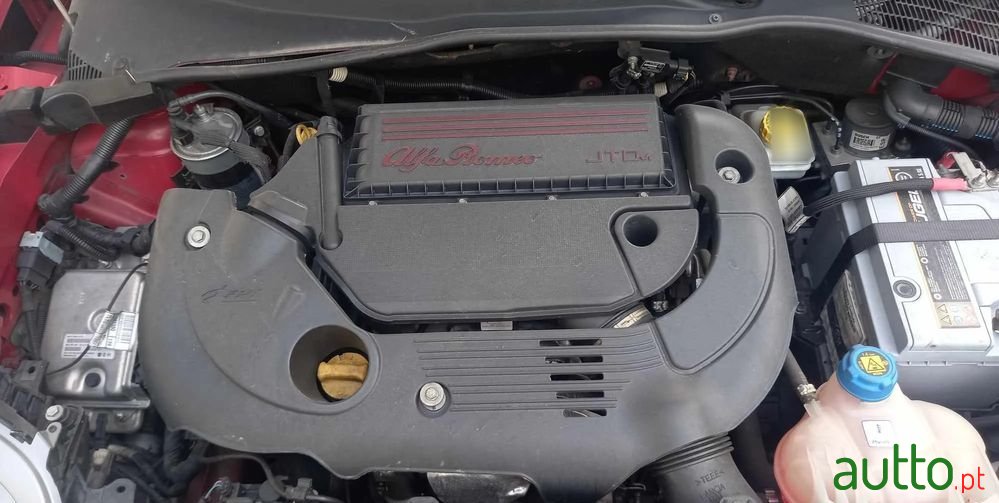 2015' Alfa Romeo MiTo 1.3 Jtdm Distinctive photo #5