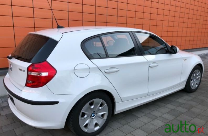 2011' BMW 116 photo #1