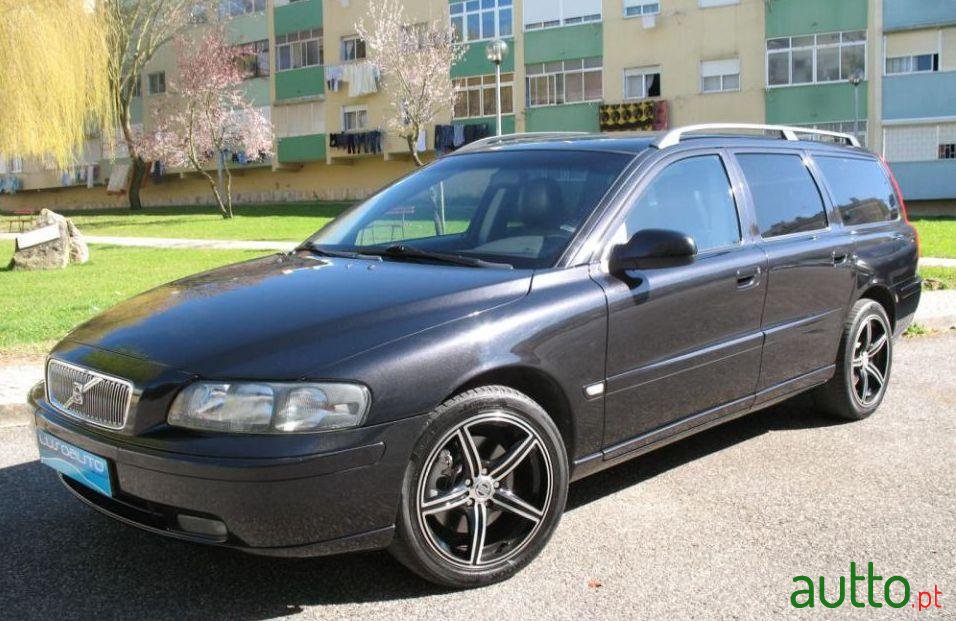 2003' Volvo V70 T5 photo #1
