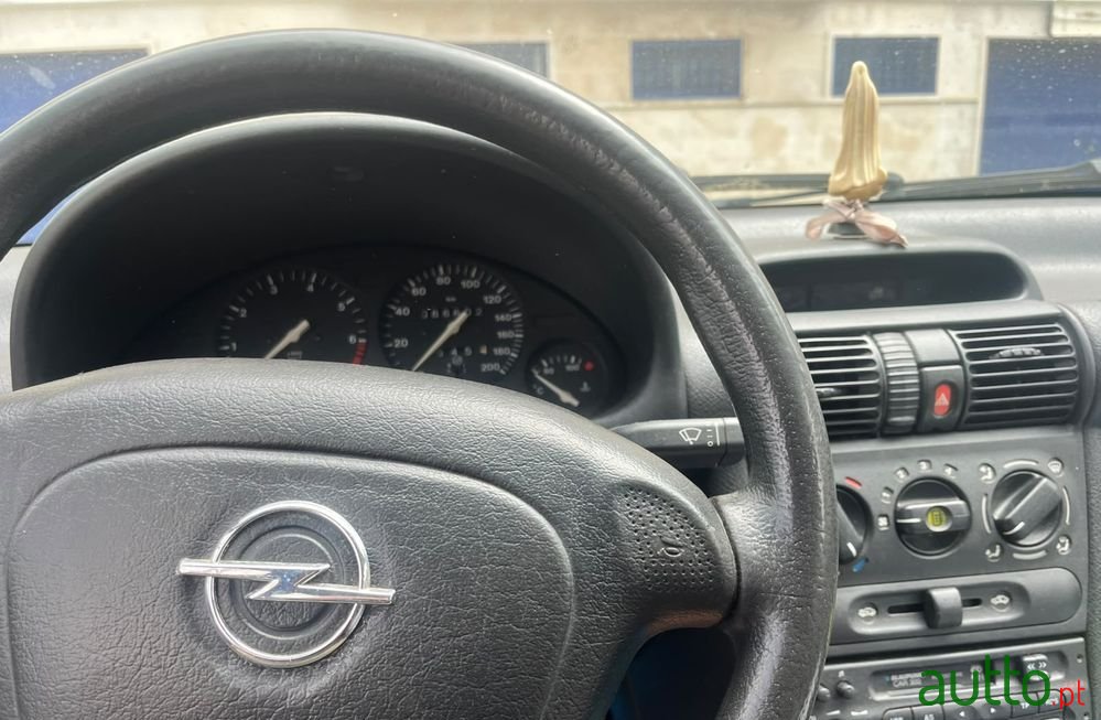 1997' Opel Corsa 1.0 photo #3
