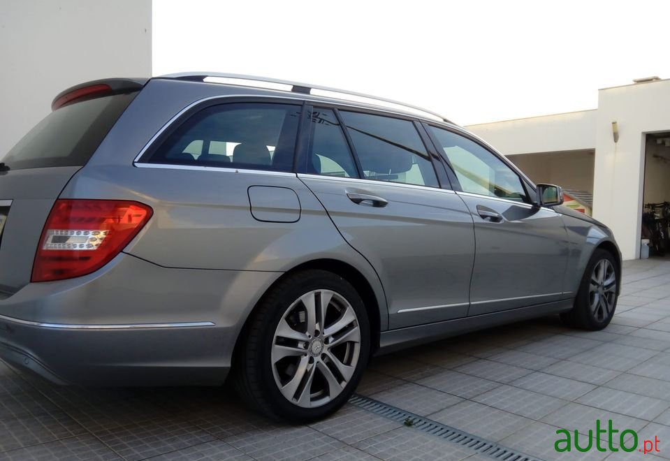 2012' Mercedes-Benz C-180 photo #3