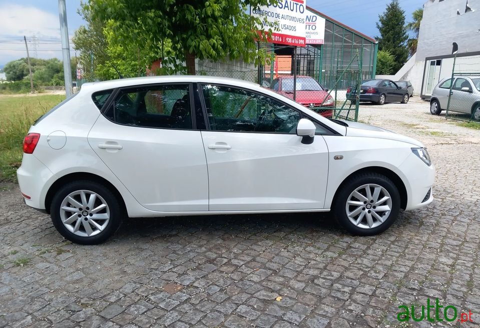 2014' SEAT Ibiza photo #5