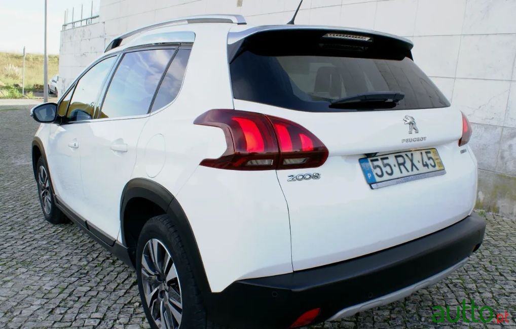 2016' Peugeot 2008 photo #5