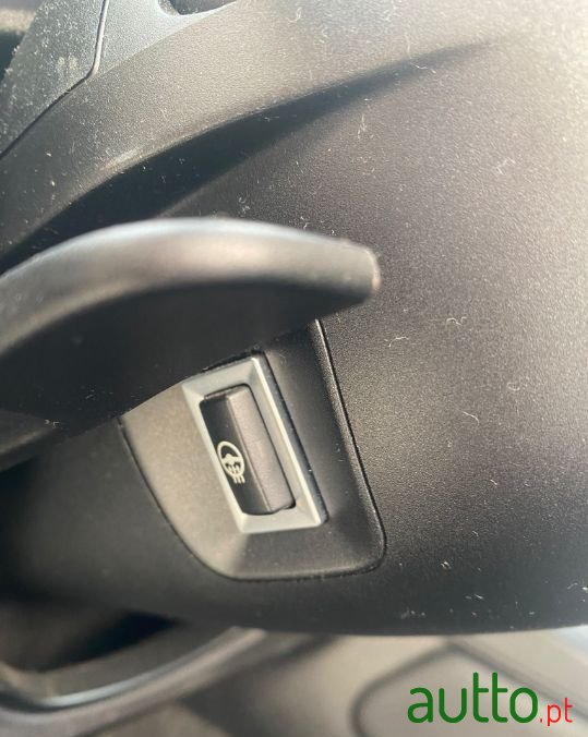 2016' BMW 120 photo #6