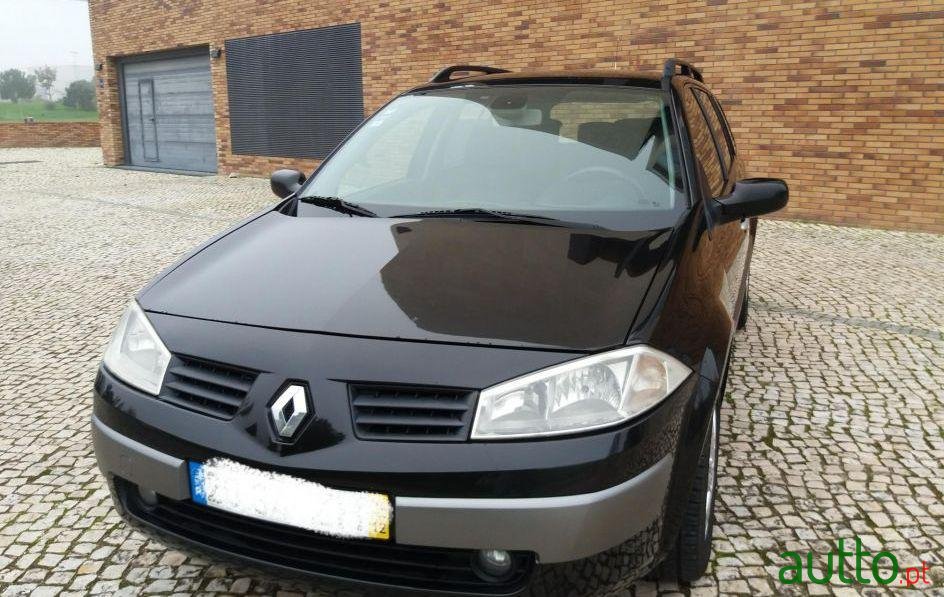 2004' Renault Megane Break photo #1
