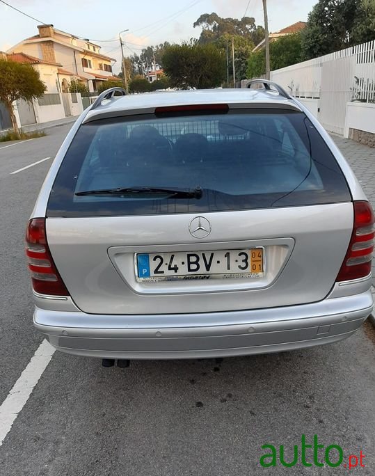 2004' Mercedes-Benz C-270 photo #2