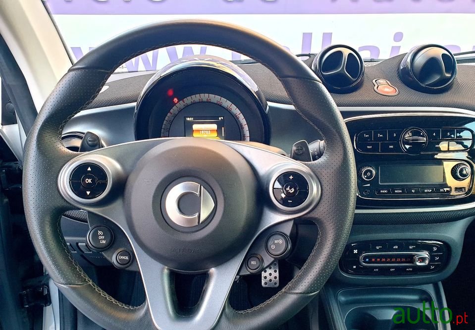 2019' Smart Fortwo photo #4