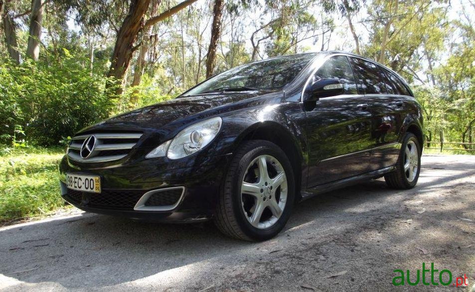 2006' Mercedes-Benz R-320 Cdi 4 Matic photo #2