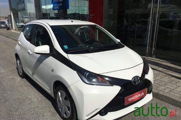 2016' Toyota Aygo photo #2