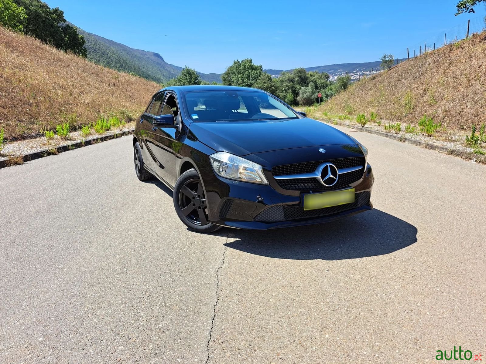 2017' Mercedes-Benz A-180 photo #2