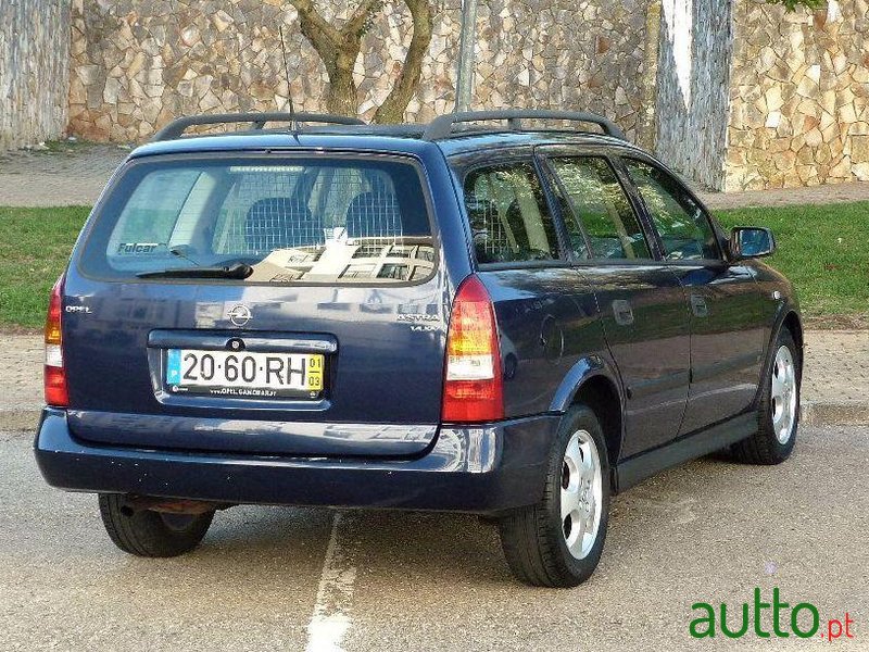 2001' Opel Astra Caravan Elegance photo #2