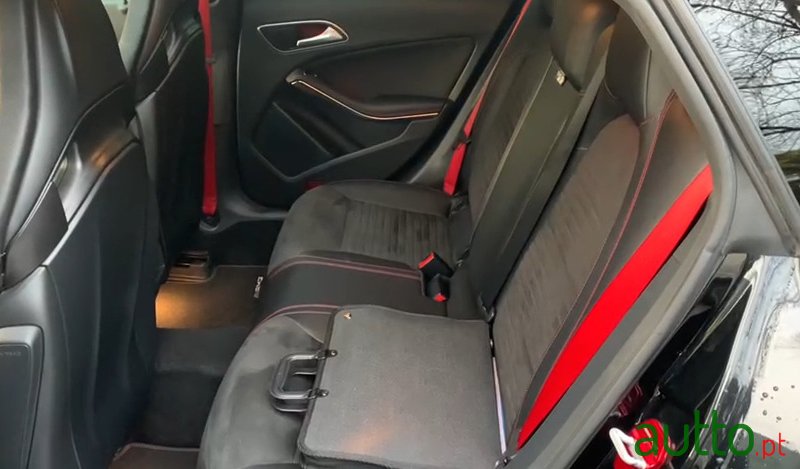 2016' Mercedes-Benz CLA 45 AMG photo #7