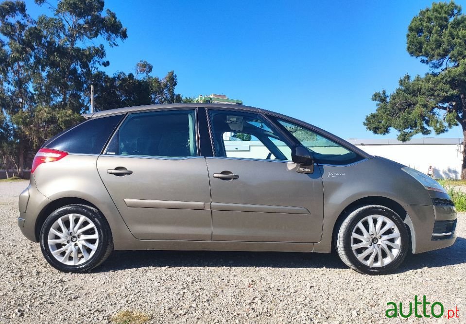 2008' Citroen C4 Picasso photo #1