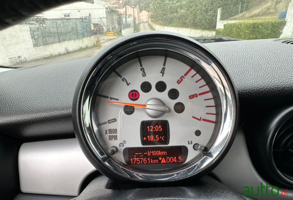 2010' MINI One photo #4